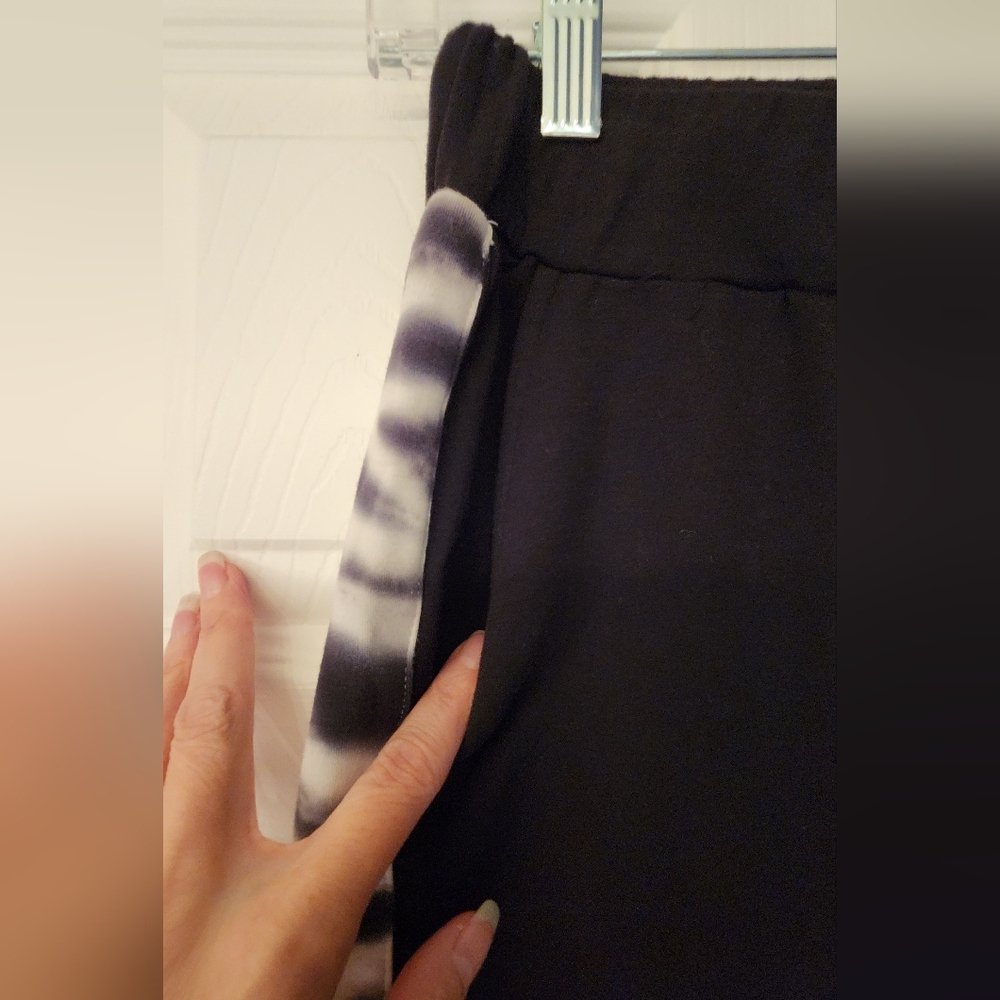 MONROW Sporty Sweatpants w/ Tie-Dye Side Panels in Blk size XS - Picture 10 of 11